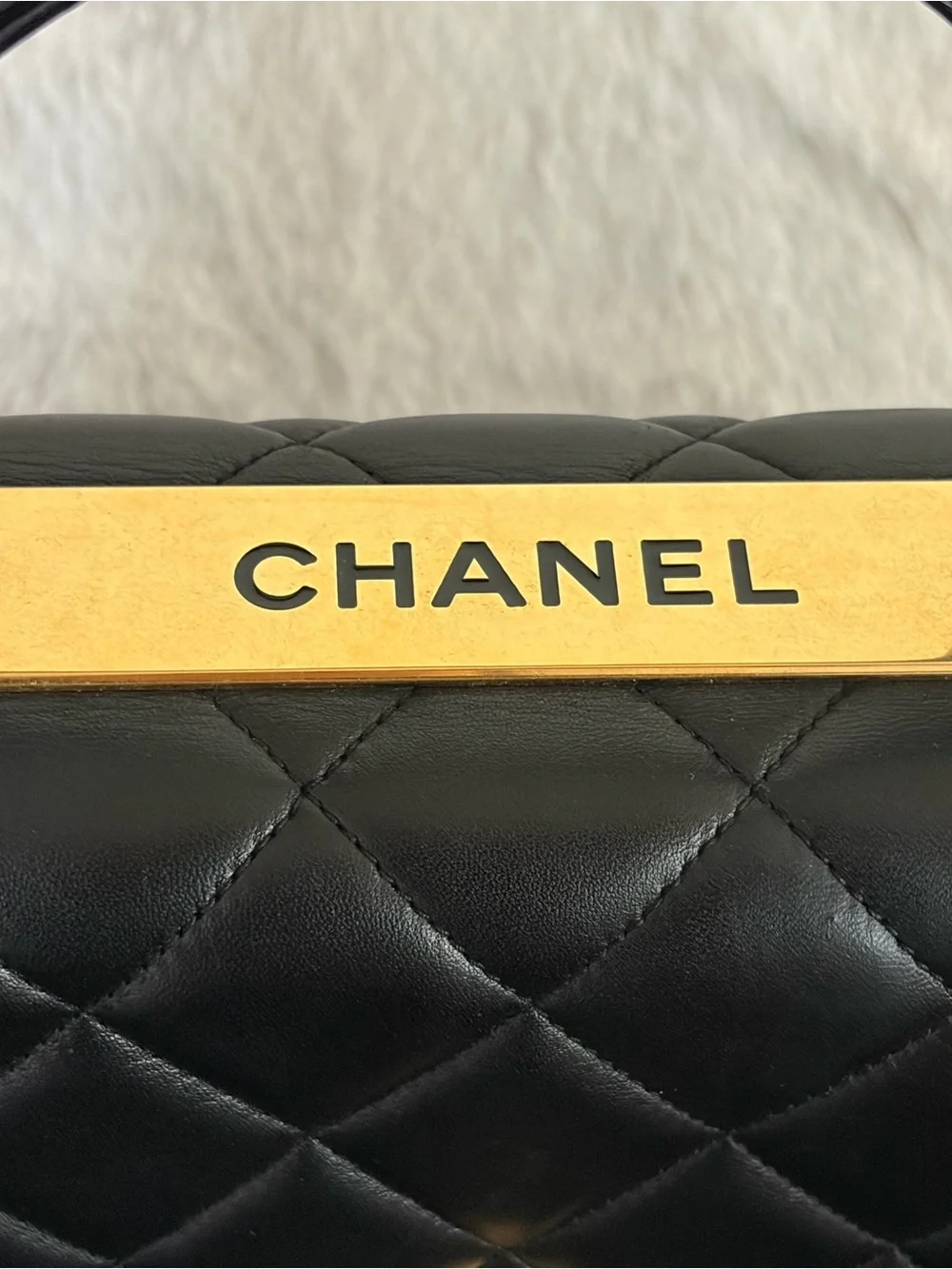 Large CHANEL Trendy CC Lambskin leather Shoulder Bag Black with Gold Hardware